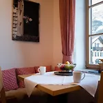 Bergkristall شقة *